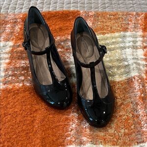 Gianni Bernini mixed patent leather t-strap Mary Jane’s.  NWOB.  Size 8.5